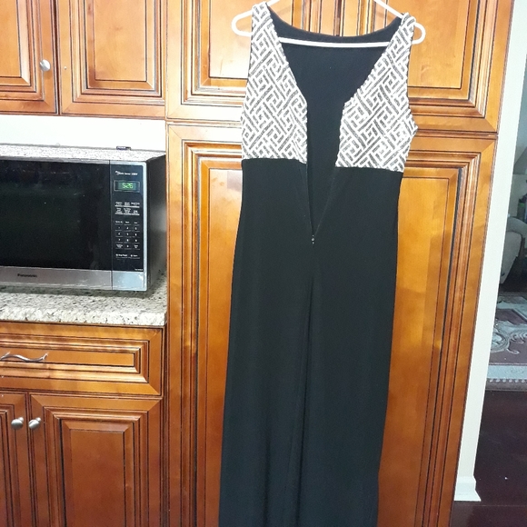 Gown - Picture 8 of 15